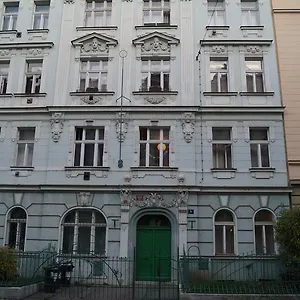Apartmán Smeralova, Praha