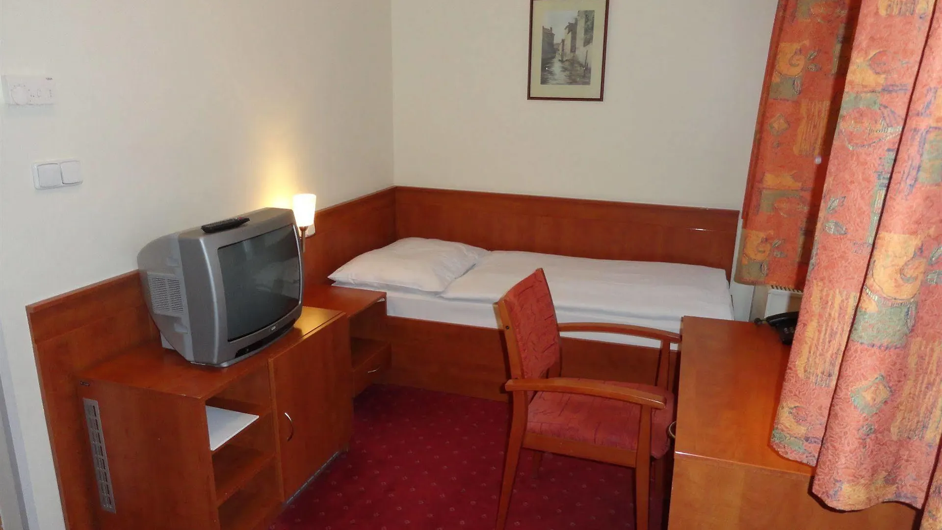 Hotel Beranek Прага 3*,  Чехия
